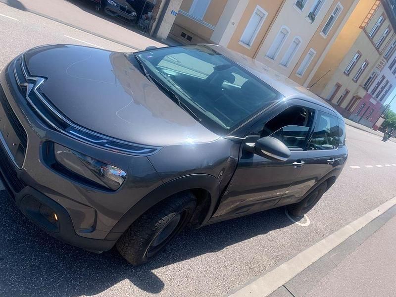 Violet Gebraucht 2018 Citroën C4 Cactus Feel Kleinwagen | 3.900 € (Superpreis) - Bild 1/4
