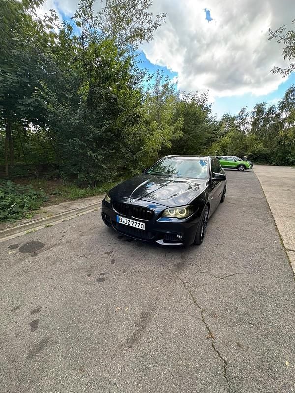 Schwarz Gebraucht 2012 BMW 535 Kombi | 9.999 € (Superpreis) - Bild 1/4