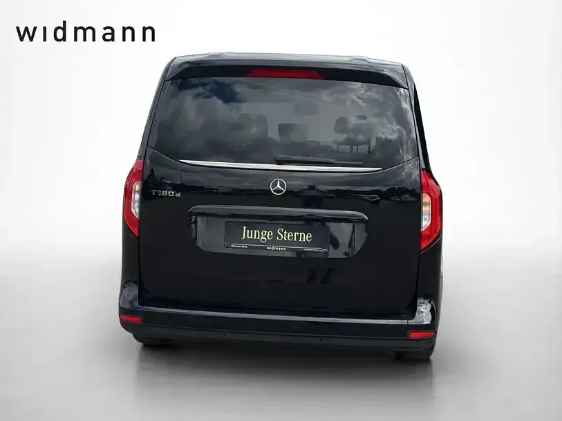 Gebraucht Mercedes T180 Progressive 116 PS (85 kW) 2023 Loparitschwarz metallic Van / Kleinbus