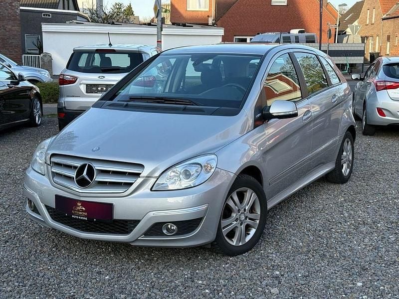 Gebraucht Mercedes B160 Sport 95 PS (69 kW) 2011 Silber Van / Kleinbus