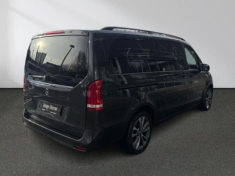 Gebraucht Mercedes V220 Edition 163 PS (119 kW) 2024 Grau Van / Kleinbus