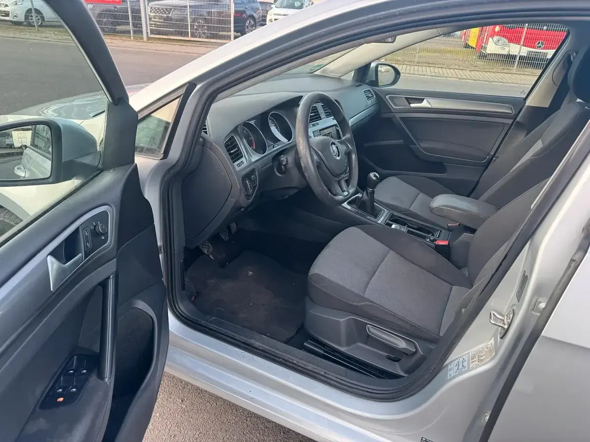 Second-hand VW Golf VII 110 CP (80 kW) 2015 Argintiu Break