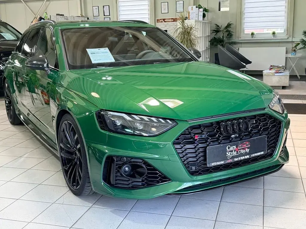 Gebraucht Audi RS4 Design 450 PS (330 kW) 2021 Sonomagrün metallic Kombi