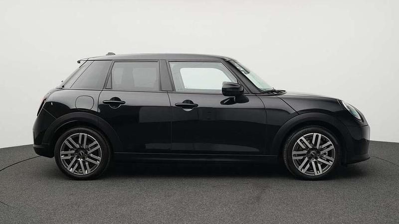 Gebraucht Mini Cooper Classic 156 PS (114 kW) 2024 Schwarz Kleinwagen