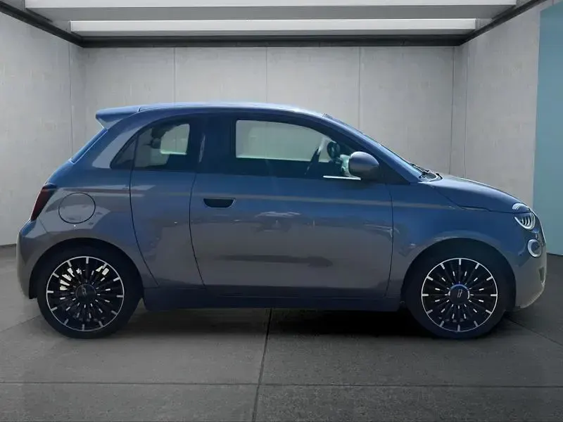 Gebraucht Fiat 500e Icon 86 kW (118 PS) 2022 Grau Kleinwagen