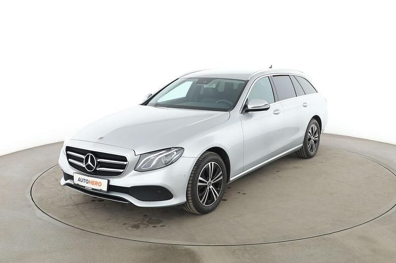 Gebraucht Mercedes E220 Avantgarde 194 PS (142 kW) 2020 Grau Kombi