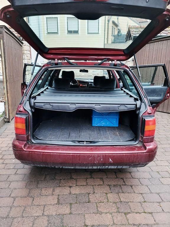 Gebraucht VW Passat 75 PS (55 kW) 2004 Rot Limousine