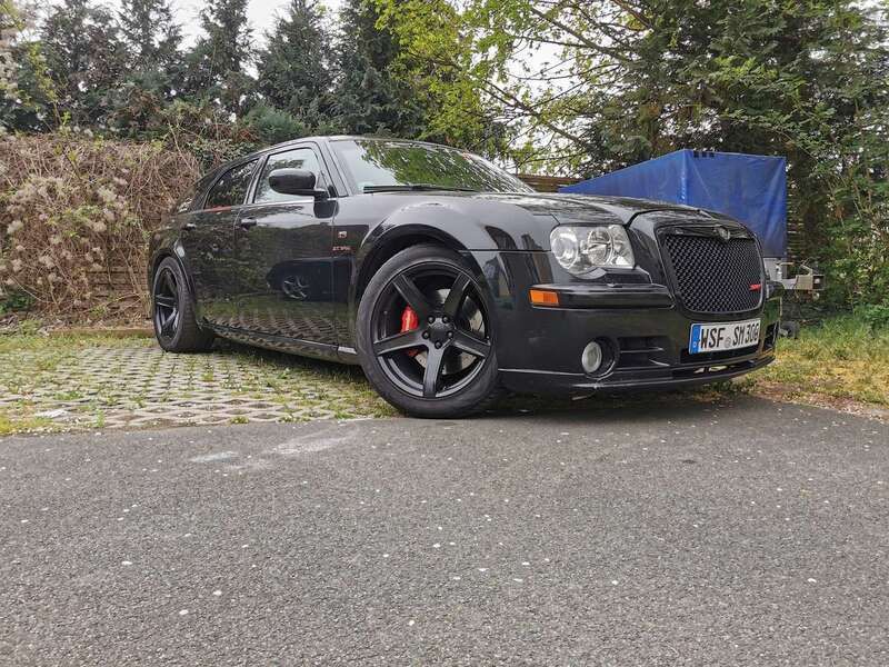 Schwarz Gebraucht 2007 Chrysler 300C Touring Kombi | 18.000 € - Bild 1/4