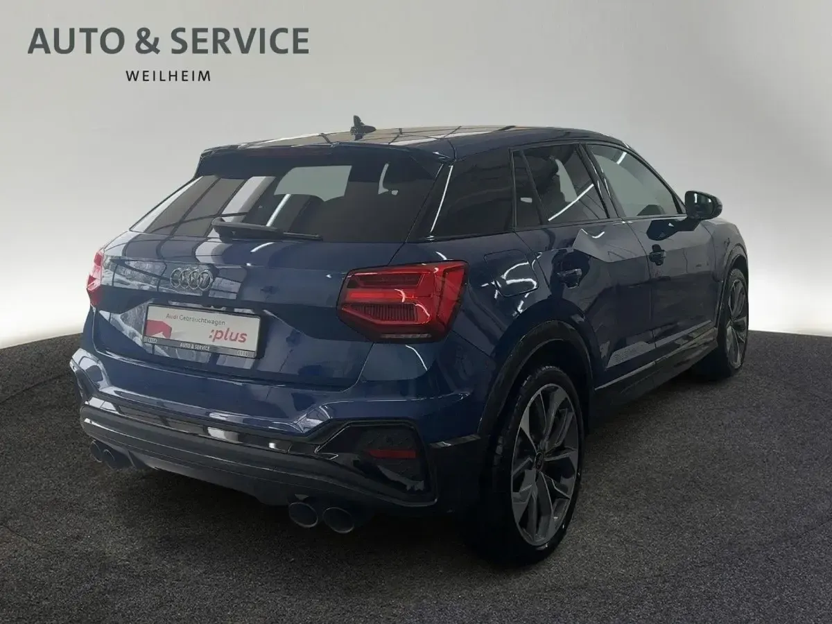 Gebraucht Audi SQ2 Sport 300 PS (220 kW) 2025 Blau SUV