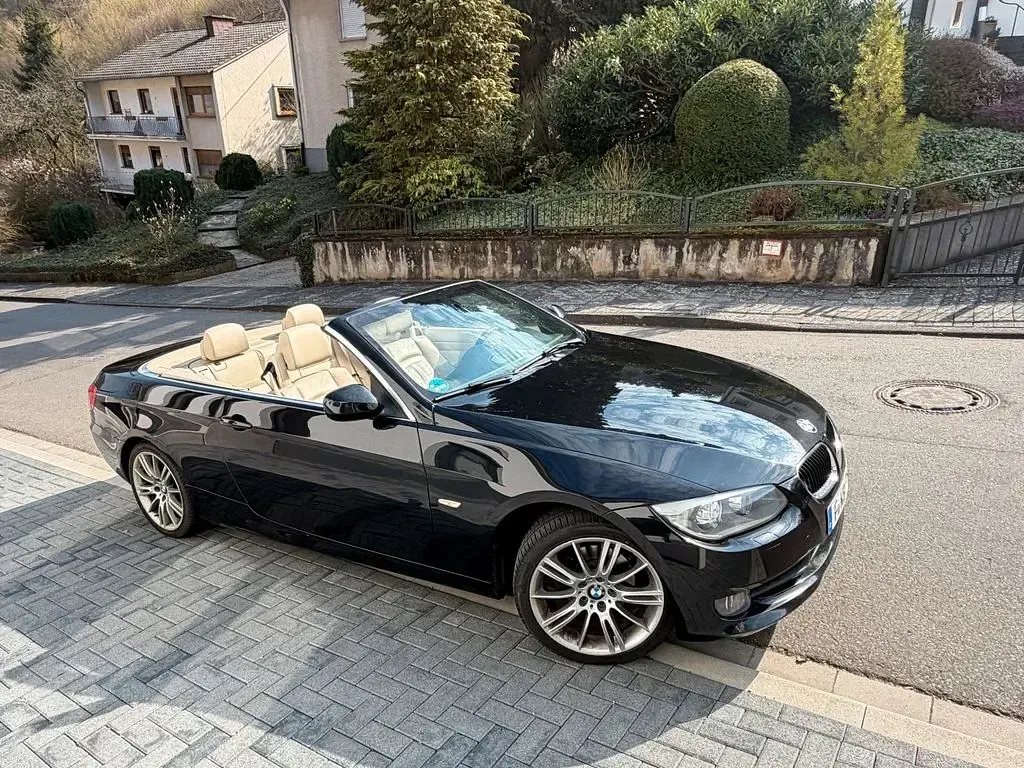 Gebraucht BMW 320 Cabriolet 170 PS (125 kW) 2012 Schwarz Cabrio