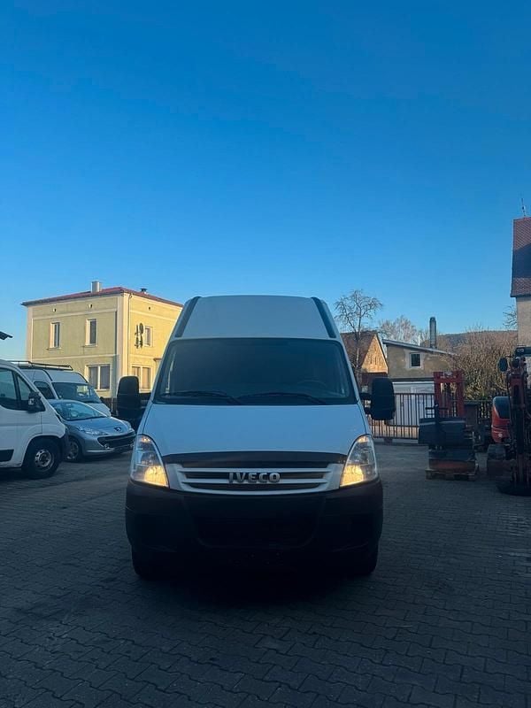 Gebraucht Iveco Daily 145 PS (106 kW) 2009 Weiß Van / Kleinbus