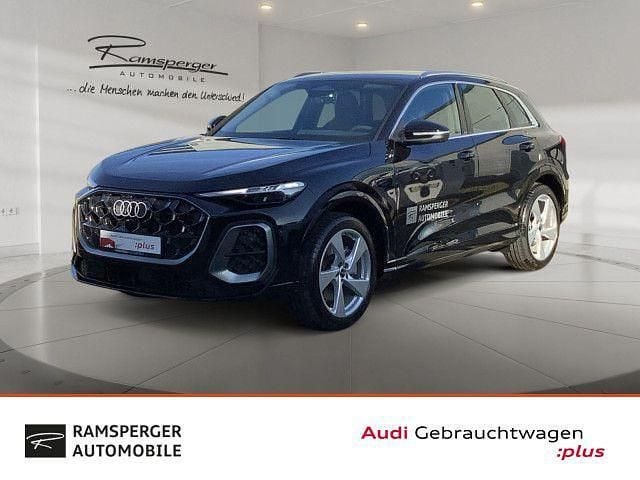 Schwarz (mythosschwarz metallic) Gebraucht 2025 Audi Q5 Ambiente SUV | 70.880 € (Fairer Preis) - Bild 1/3
