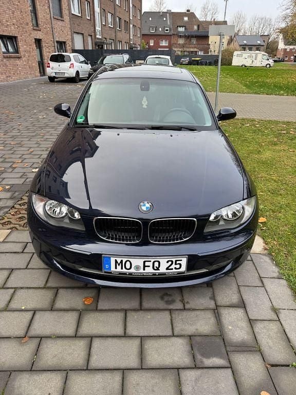 Blau Gebraucht 2008 BMW 120 Sport Line Kleinwagen | 4.000 € (Guter Preis) - Bild 1/4