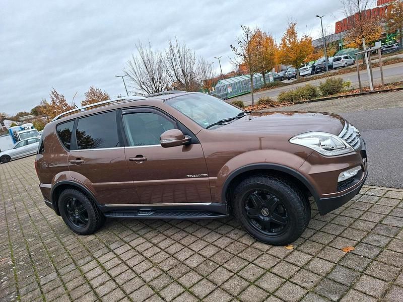Gebraucht Ssangyong (KGM) Rexton 178 PS (130 kW) 2016 Braun SUV