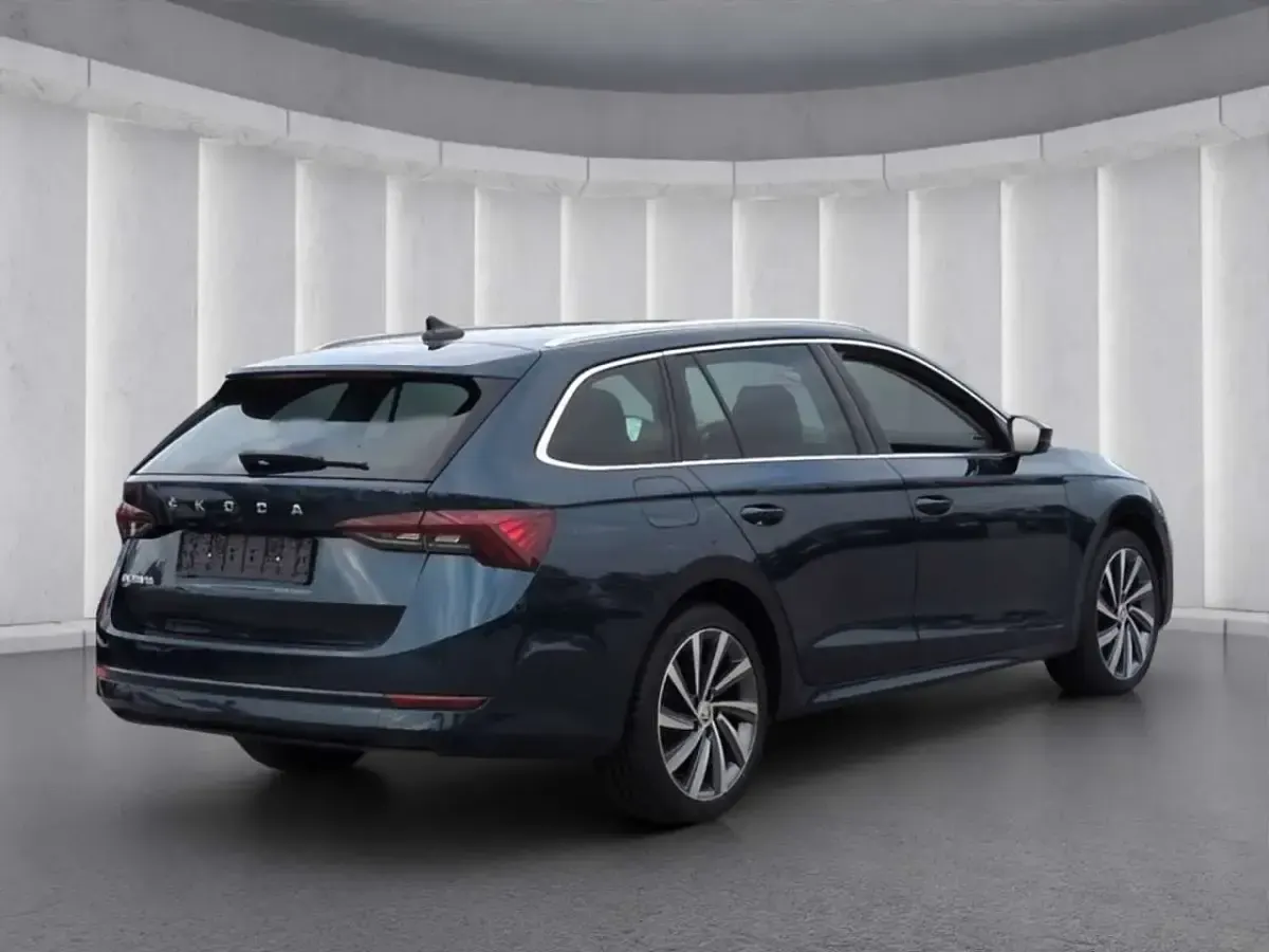 Gebraucht Skoda Octavia Style 150 PS (110 kW) 2022 Lavablau metallic Kombi