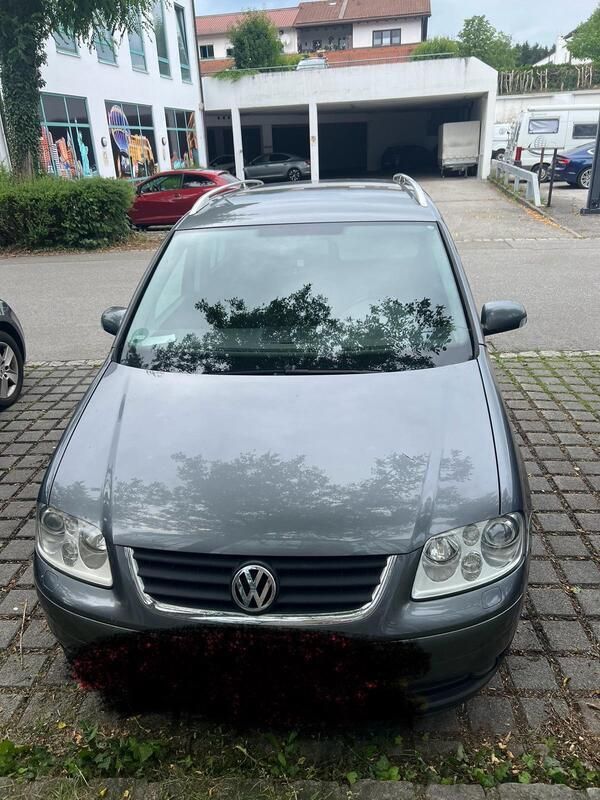 Grau Gebraucht 2005 VW Touran Van / Kleinbus | 999 € (Superpreis) - Bild 1/4