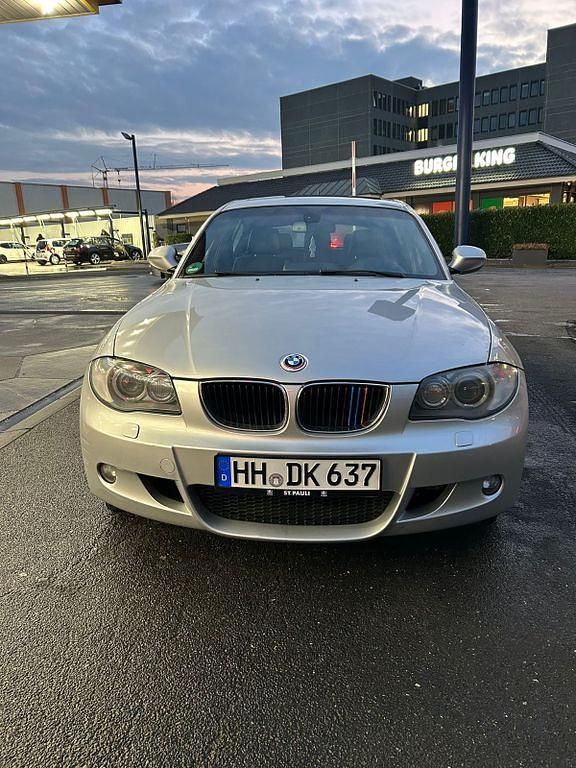 Gebraucht BMW 118 Sport Line 143 PS (105 kW) 2011 Silber Kleinwagen