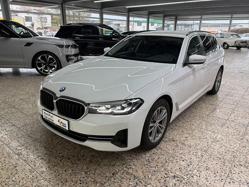 Gebraucht BMW 520 184 PS (135 kW) 2022 Weiß Limousine