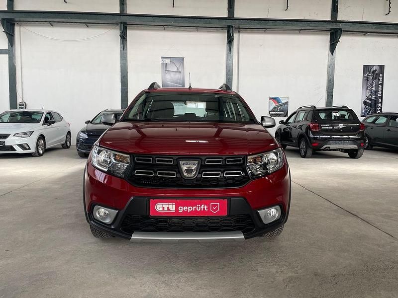 Gebraucht Dacia Sandero Prestige 90 PS (66 kW) 2019 Rot Limousine