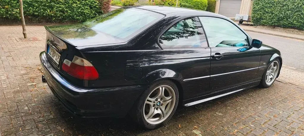 Gebraucht BMW 325 Sport Line 192 PS (141 kW) 2001 Schwarz Coupé