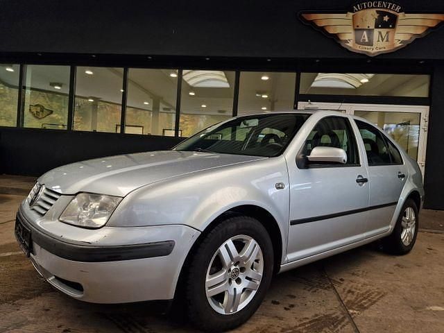 Silber Gebraucht 2001 VW Bora Edition Limousine | 1.450 € (Fairer Preis) - Bild 1/4