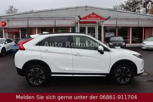 Używany Mitsubishi Eclipse Cross 163 KM (119 kW) 2018 Biały SUV