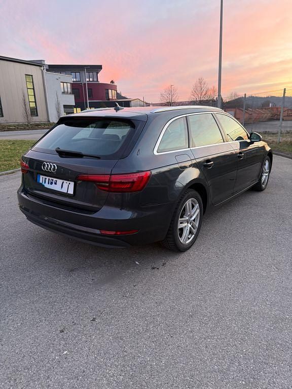 Gebraucht Audi A4 S-Line 150 PS (110 kW) 2016 Grau Kombi