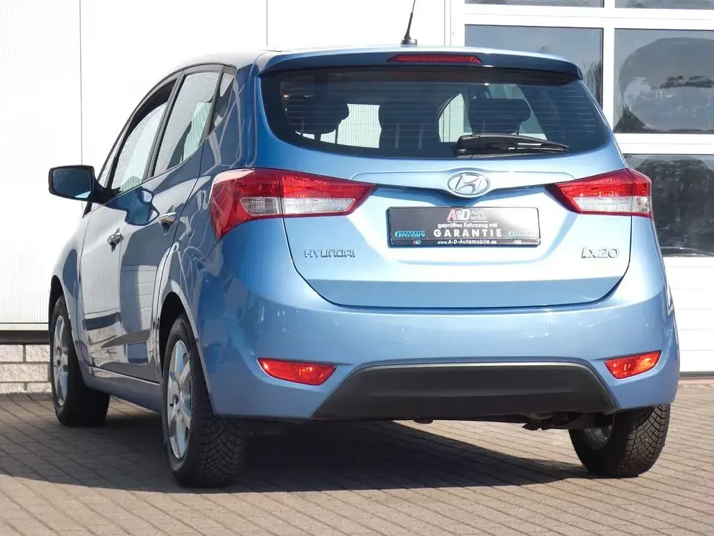 Gebraucht Hyundai ix20 Comfort 90 PS (66 kW) 2011 Blau Kleinwagen