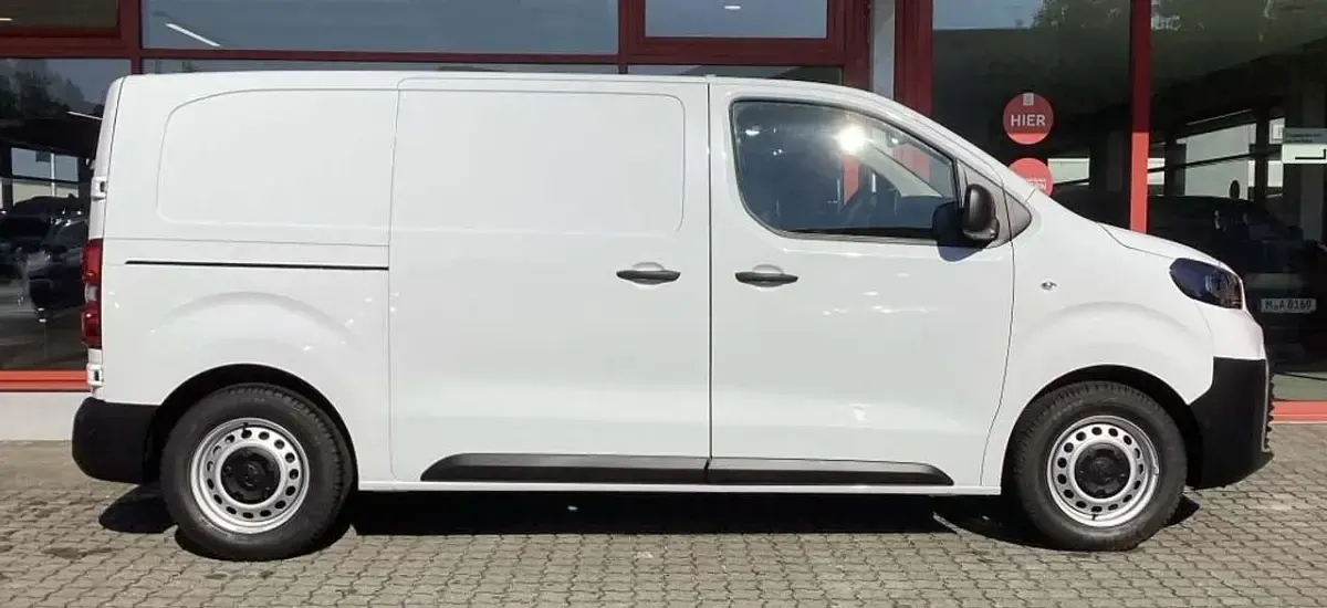Gebraucht Toyota Proace 144 PS (105 kW) 2024 Ice white Van / Kleinbus