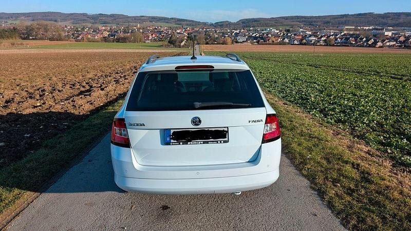 Gebraucht Skoda Fabia Ambition 90 PS (66 kW) 2017 Weiß Kombi