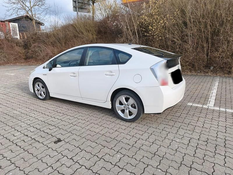 Gebraucht Toyota Prius 136 PS (100 kW) 2010 Weiß Kleinwagen