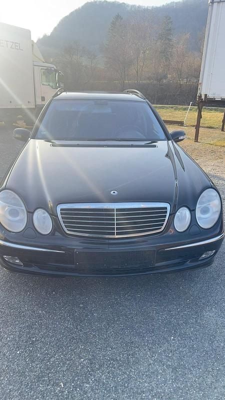 Gebraucht Mercedes E320 204 PS (150 kW) 2004 Schwarz Kombi