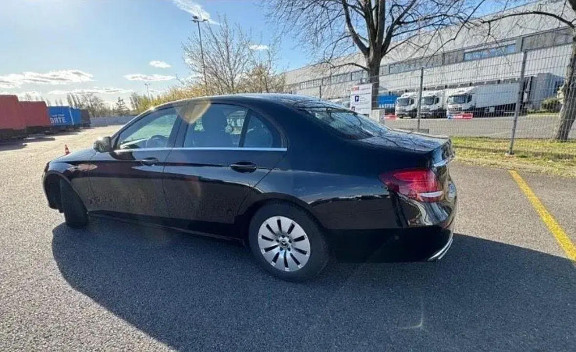 Gebraucht Mercedes E200 160 PS (117 kW) 2019 Schwarz Limousine