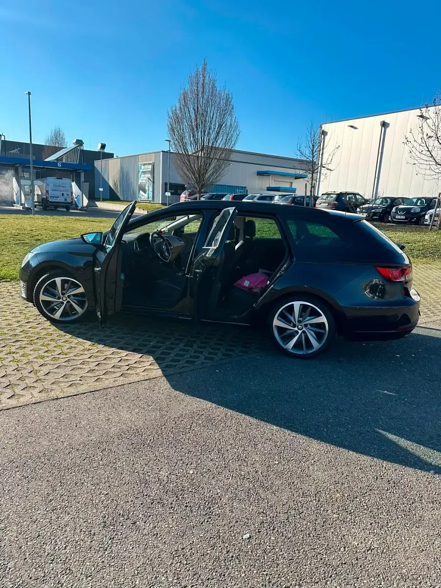 Gebraucht Seat Leon ST 105 PS (77 kW) 2016 Schwarz Kombi