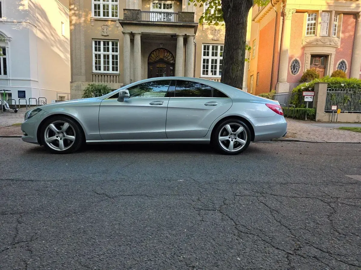 Gebraucht Mercedes CLS350 265 PS (194 kW) 2011 Silber Coupé