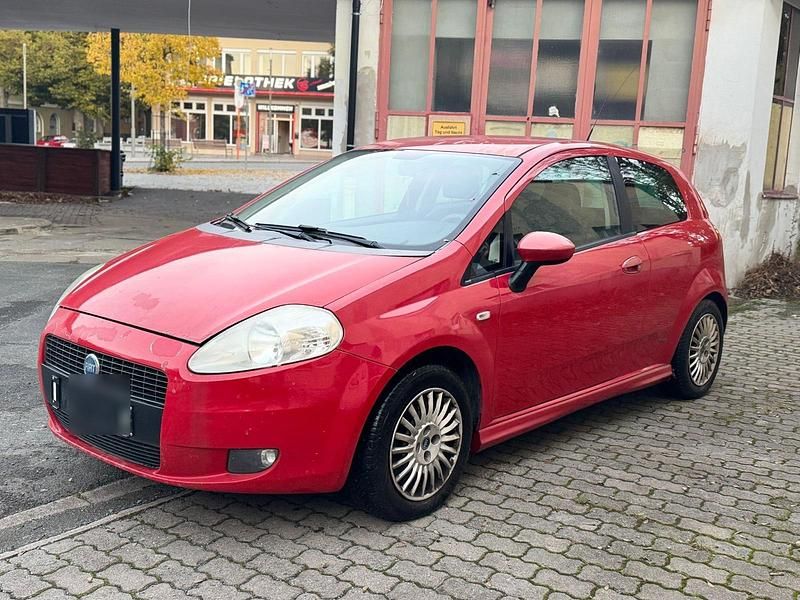 Rot Gebraucht 2007 Fiat Grande Punto Kleinwagen | 600 € (Guter Preis) - Bild 1/4