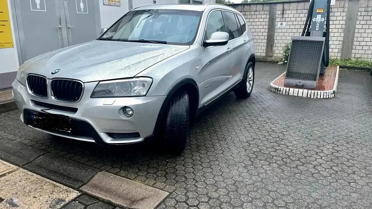 Gebraucht BMW X3 187 PS (137 kW) 2011 Silber SUV