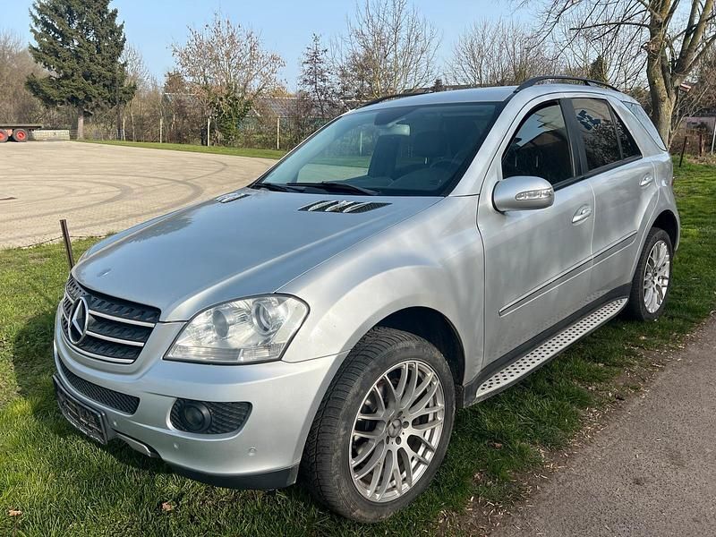 Gebraucht Mercedes ML280 190 PS (139 kW) 2006 Silber SUV
