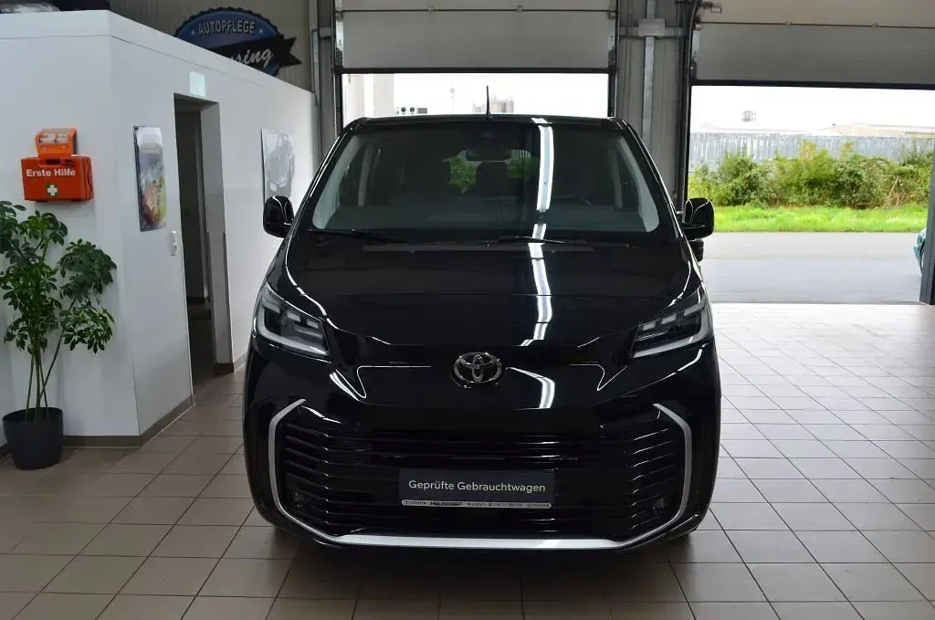 Gebraucht Toyota Proace Verso Team 177 PS (130 kW) 2024 Schwarz Kombi