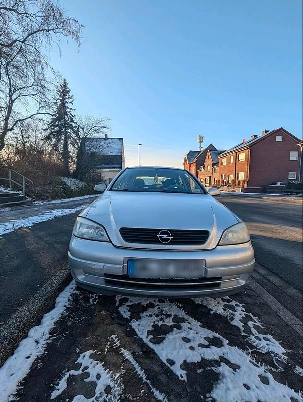 Silber Gebraucht 1999 Opel Astra Limousine | 1.000 € (Guter Preis) - Bild 1/4