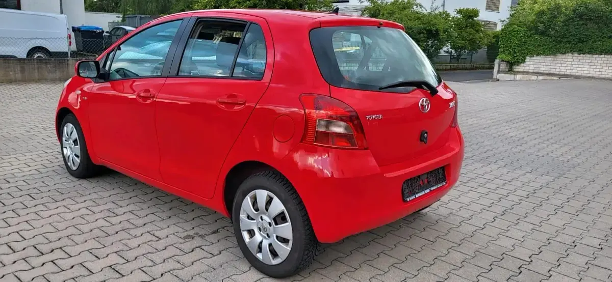 Gebraucht Toyota Yaris 90 PS (66 kW) 2006 Rot Limousine