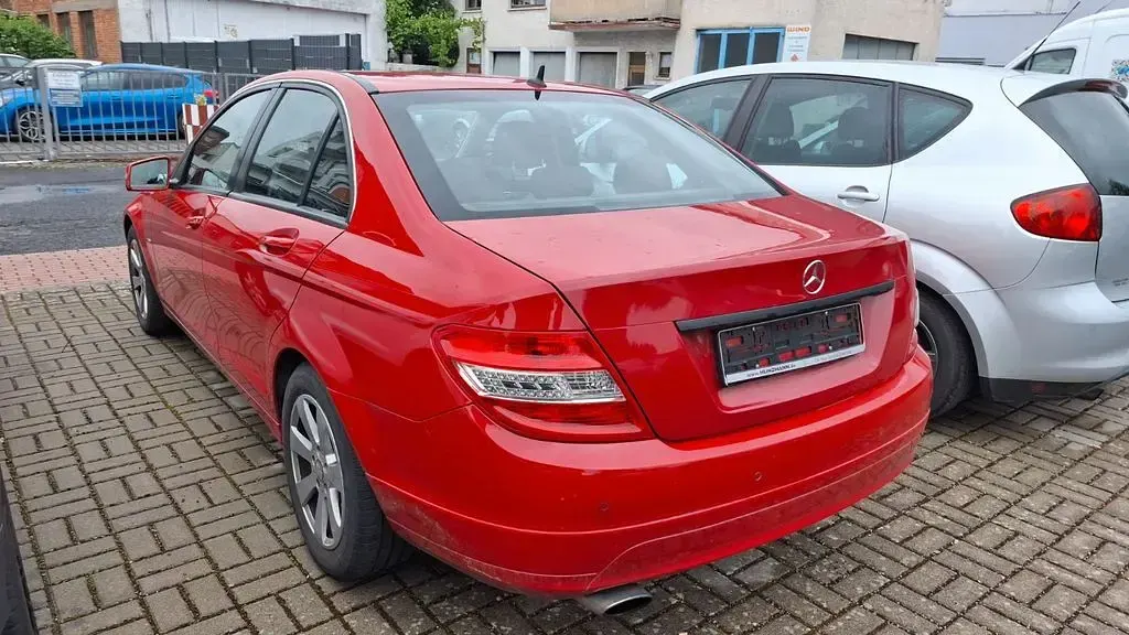 Gebraucht Mercedes C250 204 PS (150 kW) 2010 Rot Limousine