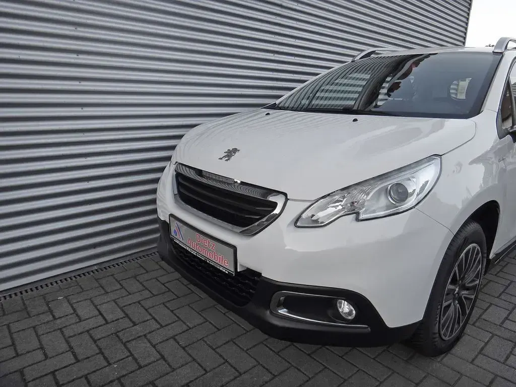 Gebraucht Peugeot 2008 Urban Move 110 PS (80 kW) 2016 Weiß SUV