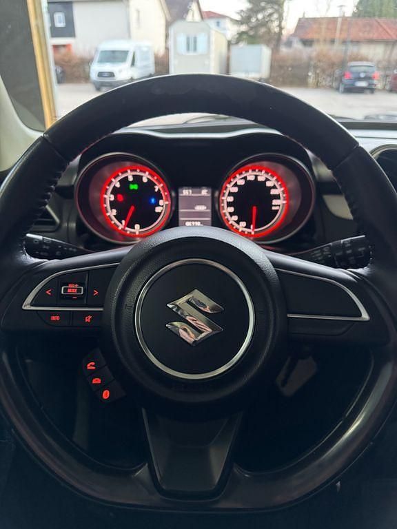 Gebraucht Suzuki Swift Comfort 90 PS (66 kW) 2017 Weiß Kleinwagen