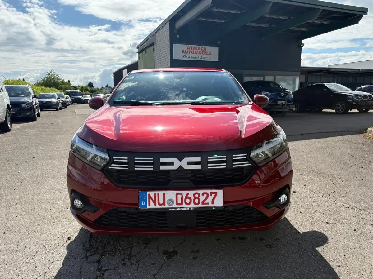 Gebraucht Dacia Sandero Expression 91 PS (66 kW) 2023 Rot Limousine