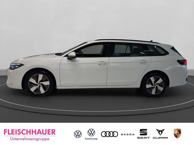 Gebraucht VW Passat Basis 150 PS (110 kW) 2025 Weiss Kombi
