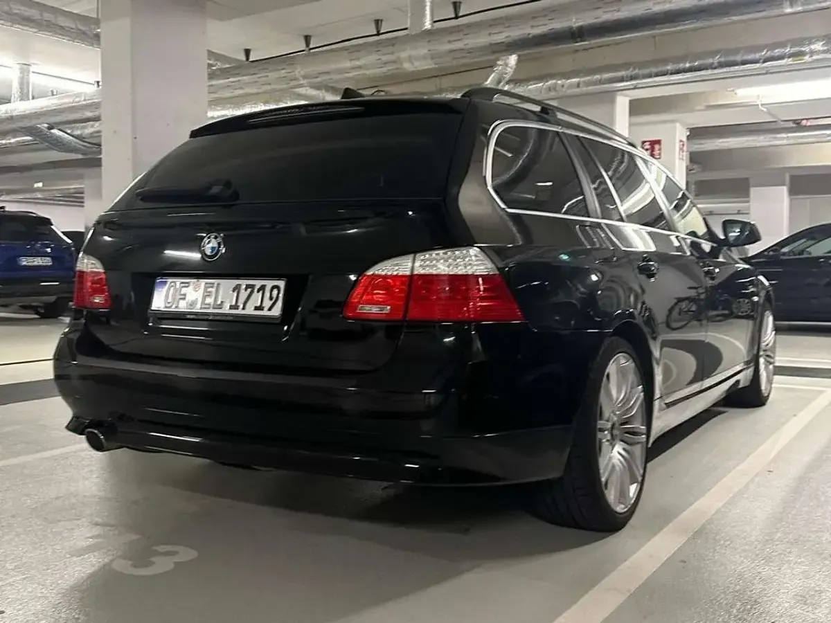 Gebraucht BMW 520 Lifestyle 163 PS (119 kW) 2010 Schwarz Kombi