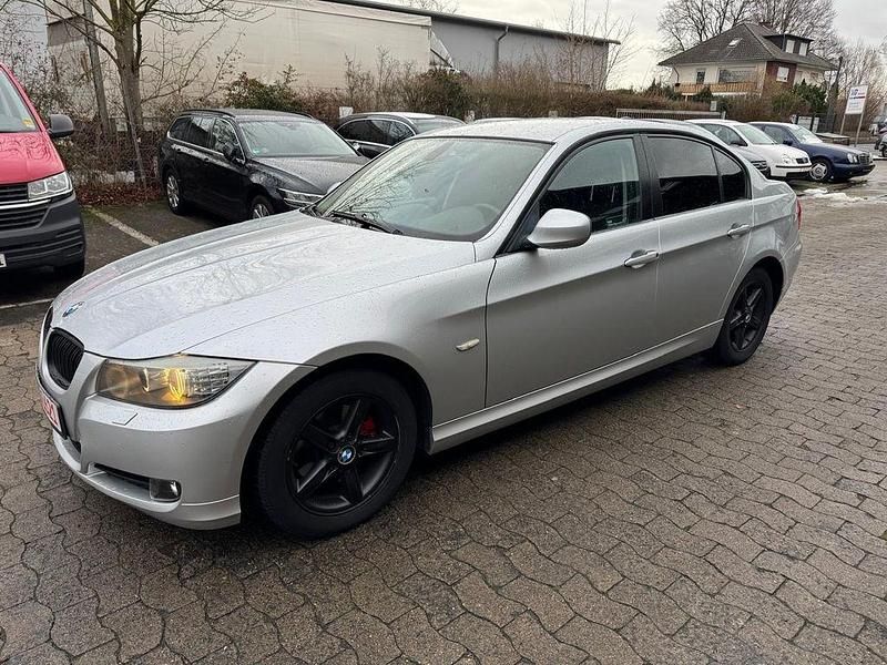 Silber Gebraucht 2008 BMW 318 Comfort Edition Limousine | 3.899 € (Guter Preis) - Bild 1/4