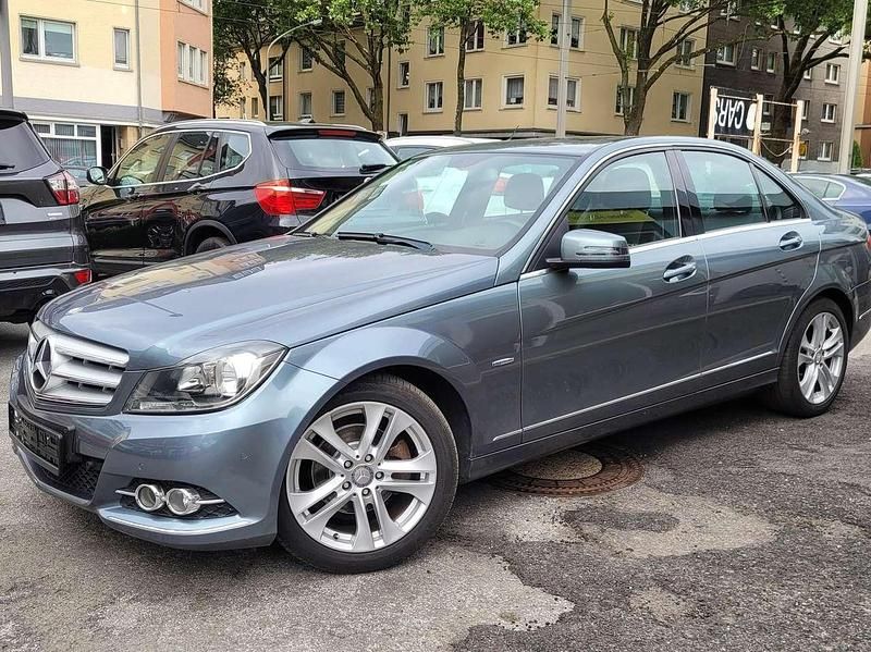 Gebraucht Mercedes C180 156 PS (114 kW) 2011 Grau Limousine