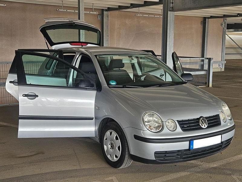 Gebraucht VW Polo 64 PS (47 kW) 2004 Silber Kleinwagen